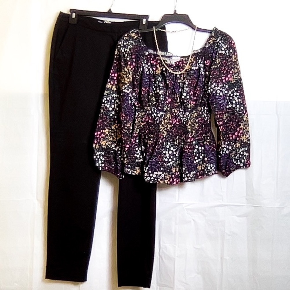 🌺 3/$21 No Boundaries Black Floral Peasant Top - Picture 3 of 3